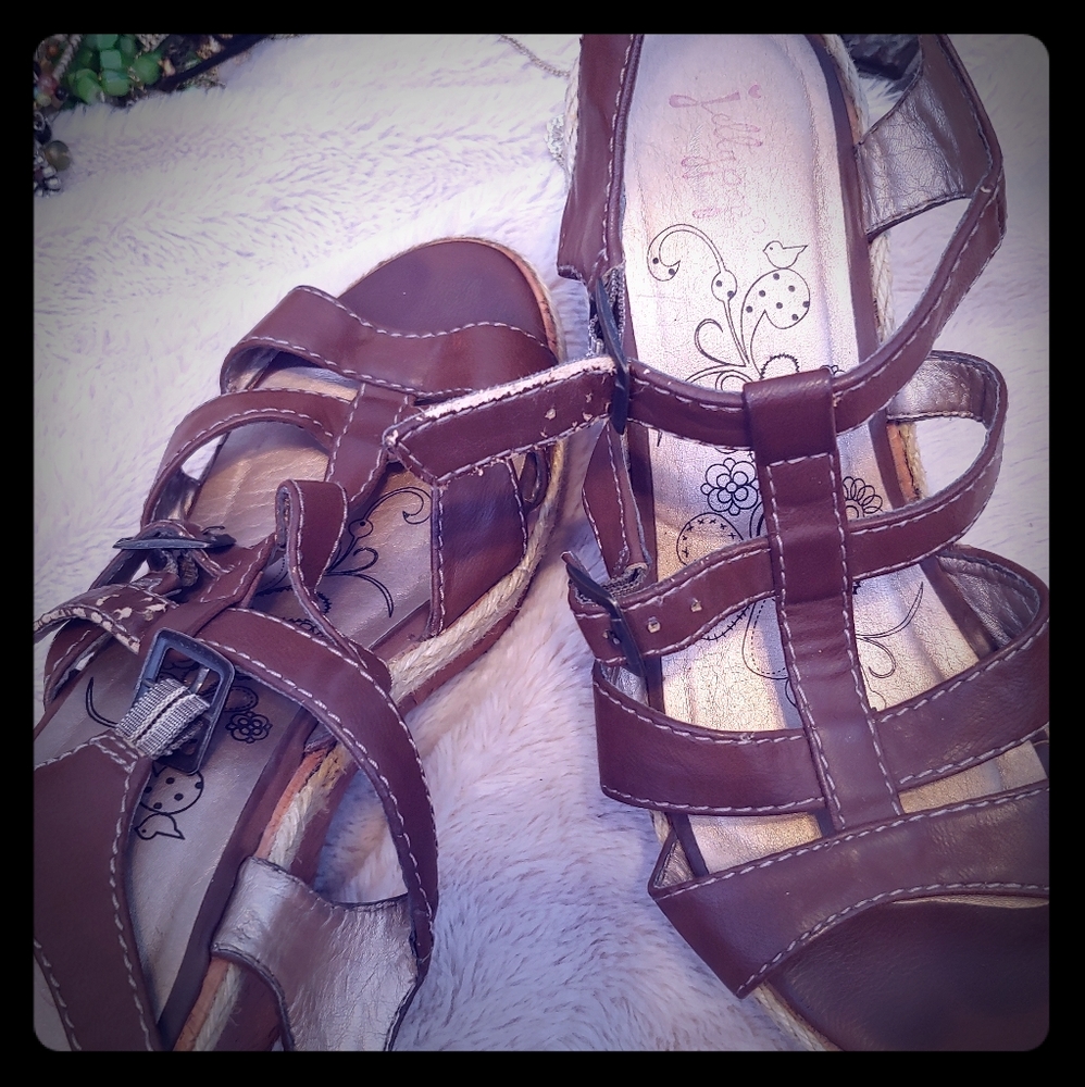 Women's brown sandals